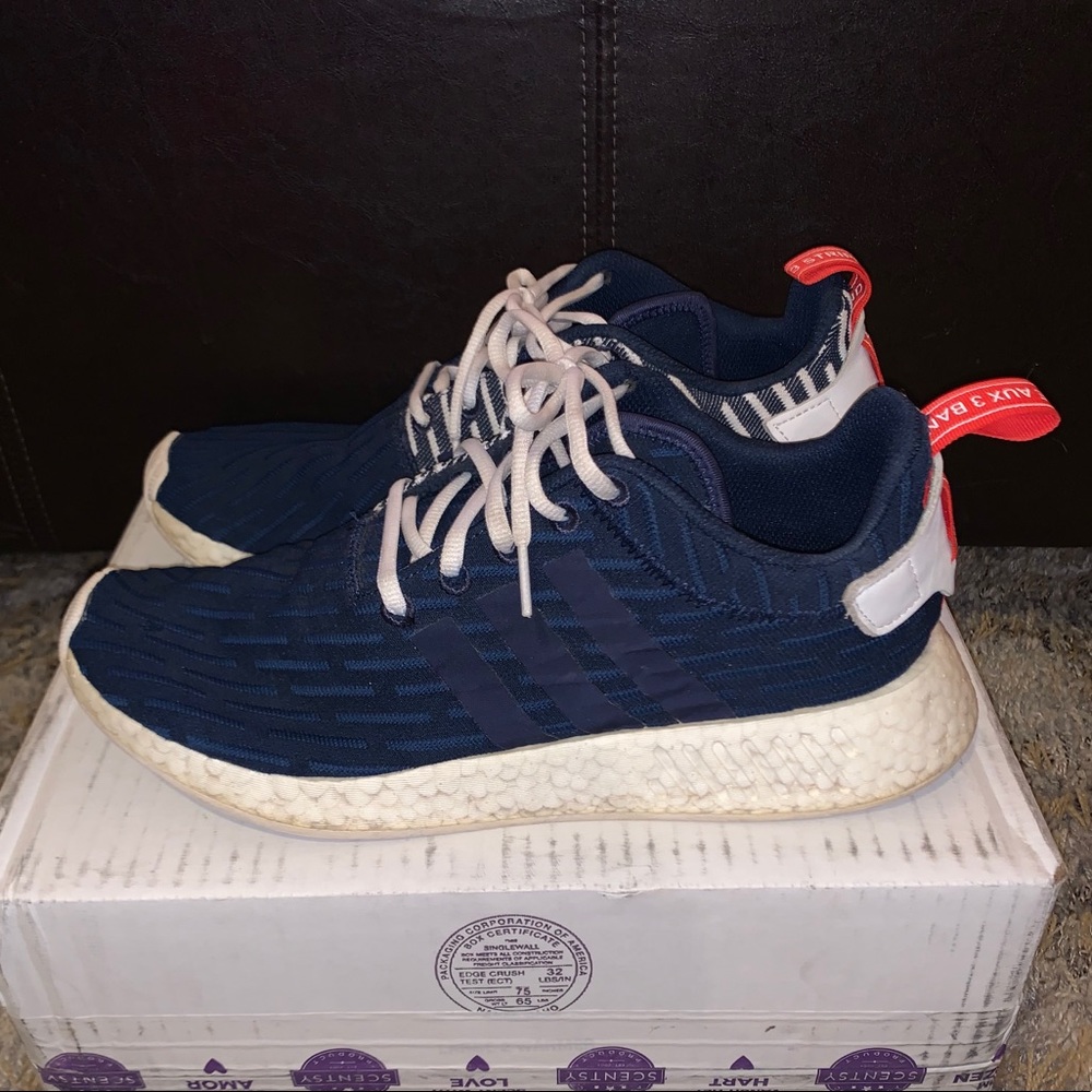 Men's Adidas NMD R2 (Size 10.5)